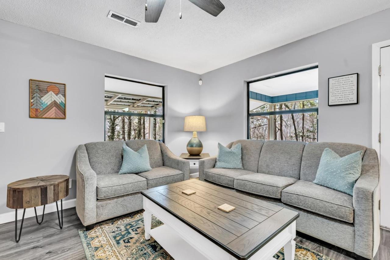 The Cozy Cove, Hot Tub, Wifi, 1089 Free Tickets Each Paid Day, Dollywood And More Sevierville Exterior photo