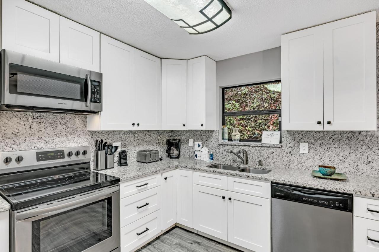 The Cozy Cove, Hot Tub, Wifi, 1089 Free Tickets Each Paid Day, Dollywood And More Sevierville Exterior photo