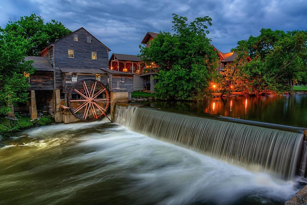 The Cozy Cove, Hot Tub, Wifi, 1089 Free Tickets Each Paid Day, Dollywood And More Sevierville Exterior photo