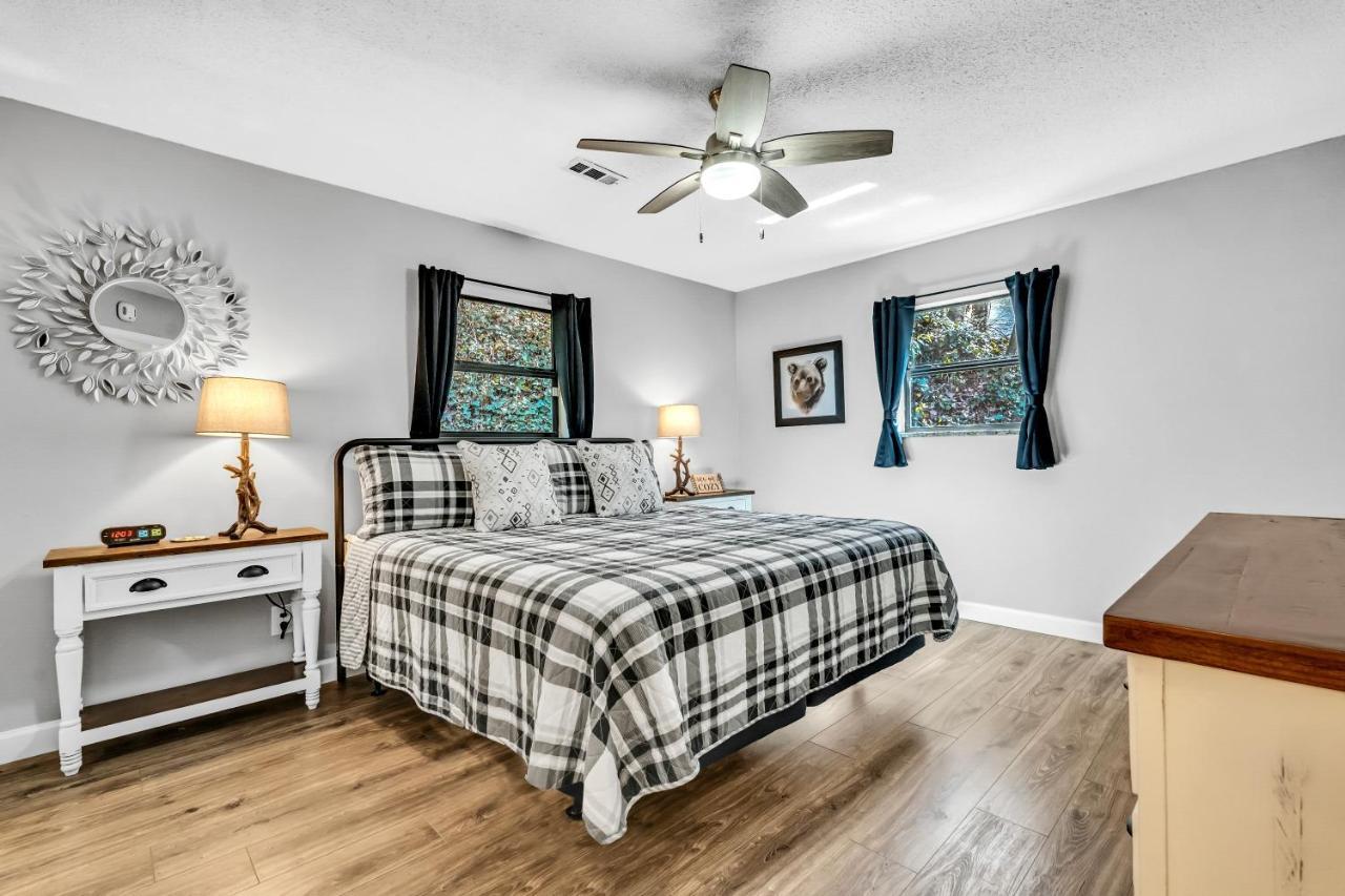The Cozy Cove, Hot Tub, Wifi, 1089 Free Tickets Each Paid Day, Dollywood And More Sevierville Exterior photo