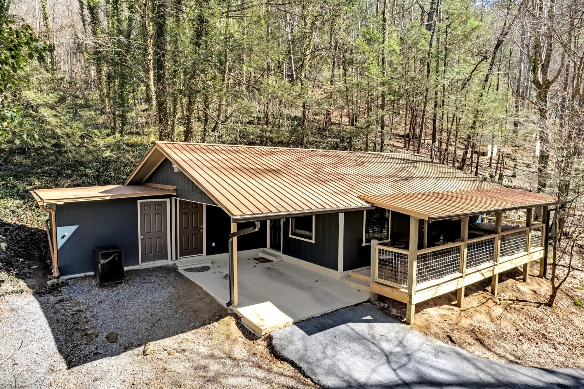 The Cozy Cove, Hot Tub, Wifi, 1089 Free Tickets Each Paid Day, Dollywood And More Sevierville Exterior photo